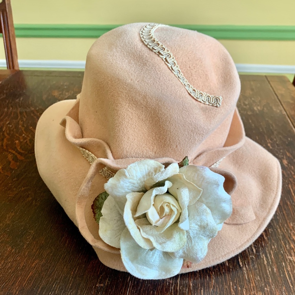 Vintage Wool White Blossom Hat - Picture 6 of 6